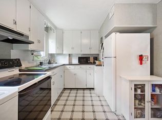 112 W Allen Ridge Rd, Springfield, MA 01118