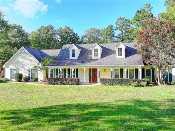3849 Pineybrook Dr, Loganville, GA 30052