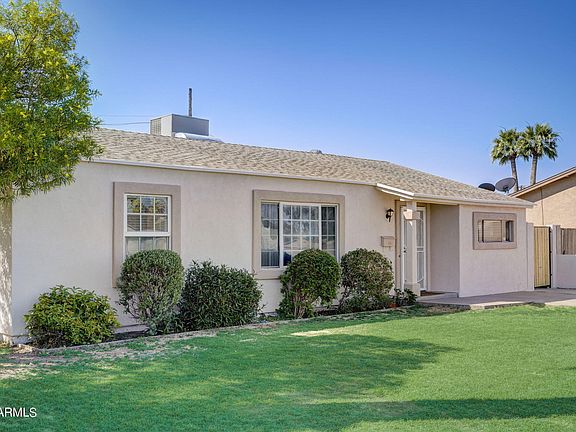 3rd image of 105 E LAS FLORES Avenue