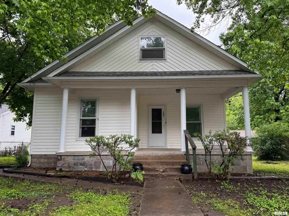 306 E 5th St, West Frankfort, IL 62896