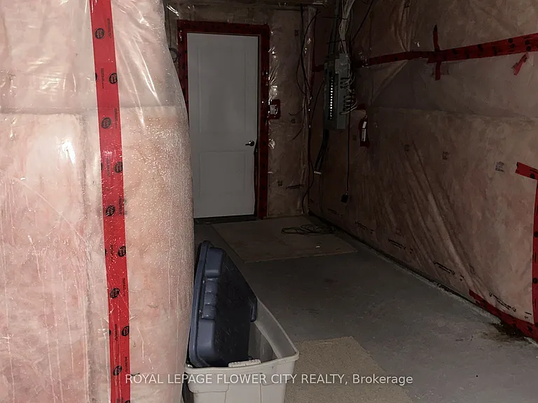 1765 Shelburne St — Photo 10