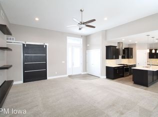 655 Indian Ridge Dr, Waukee, IA 50263