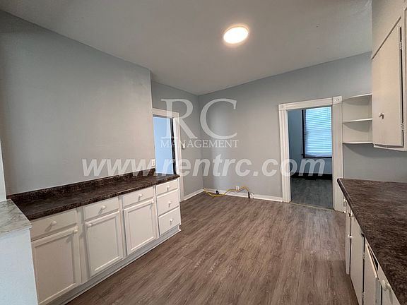 3rd image of 1501 N Walnut St