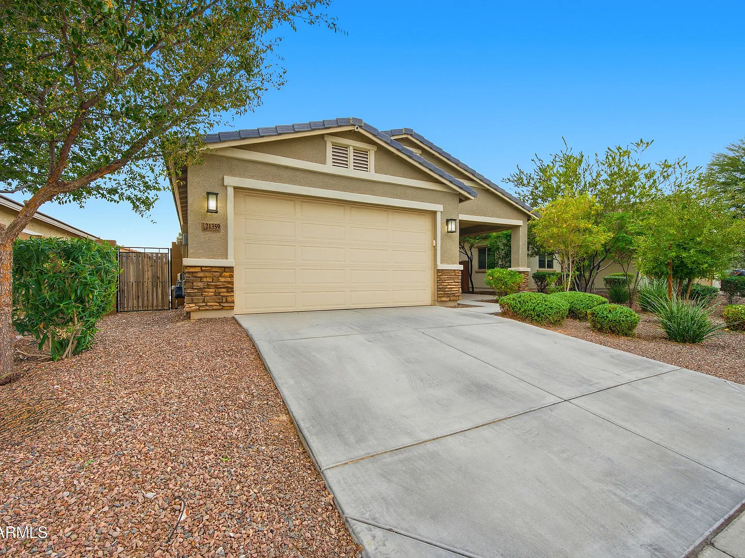 4 bed, 2.0 bath, 1596 sqft, $2,000 — Photo 3