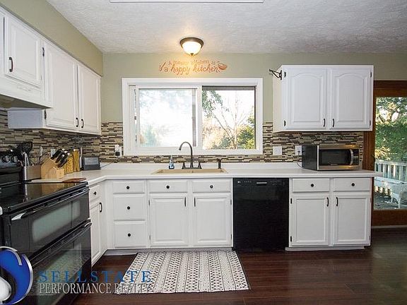 5th image of 532 W Harvest Dr