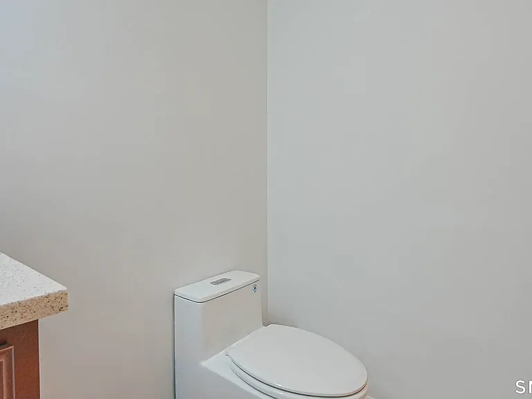 45 Daytona St — Photo 12