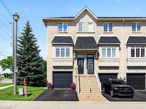 5080 Fairview St #40, Burlington, ON L7L 7E9