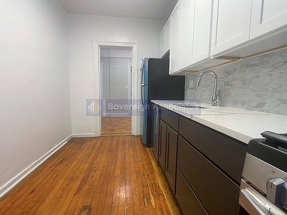 5th image of 105 Pinehurst Ave APT 2