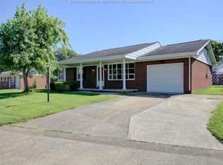 135 Seneca Cir, Winfield, WV 25213