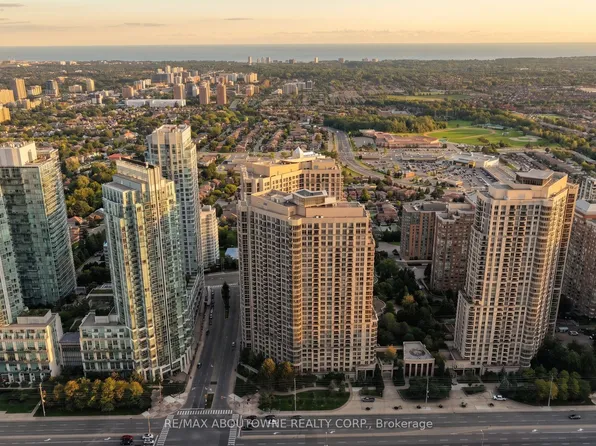 3888 Duke Of York Blvd #Gph25, Mississauga, ON L5B 4P5
