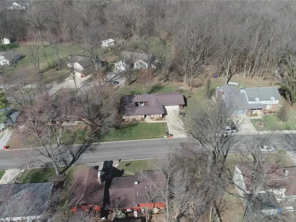 1431 Morning Glory Dr, Vandalia, IL 62471