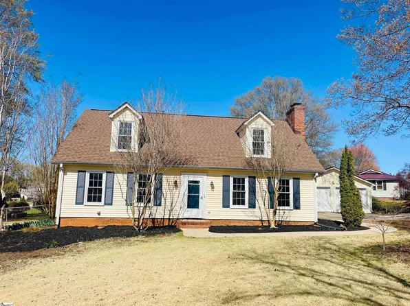110 Carriage Ln, Simpsonville, SC 29681
