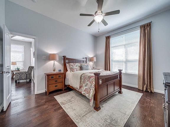 5th image of 4001 Deer Lake Dr