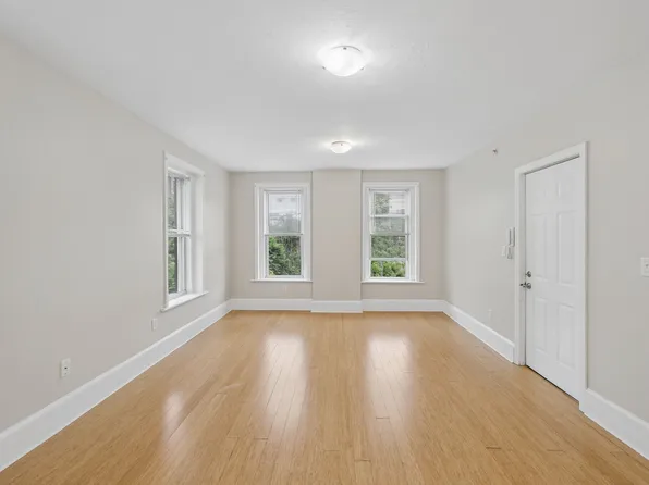 20 Eden St, Worcester, MA