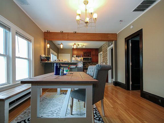 4th image of 2718 Lincoln St NE #2