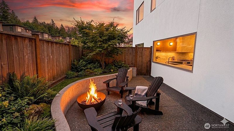 4th image of 3820 NE 62nd Street