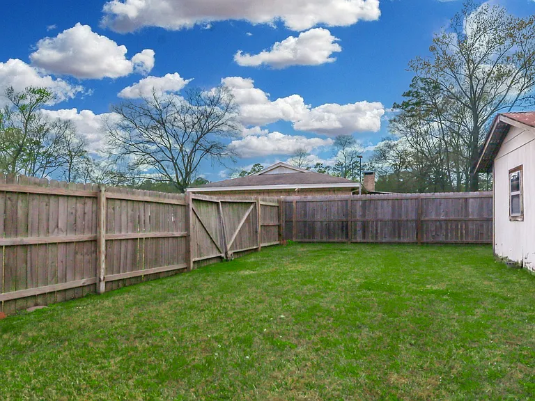 118 Rustwood St — Photo 26