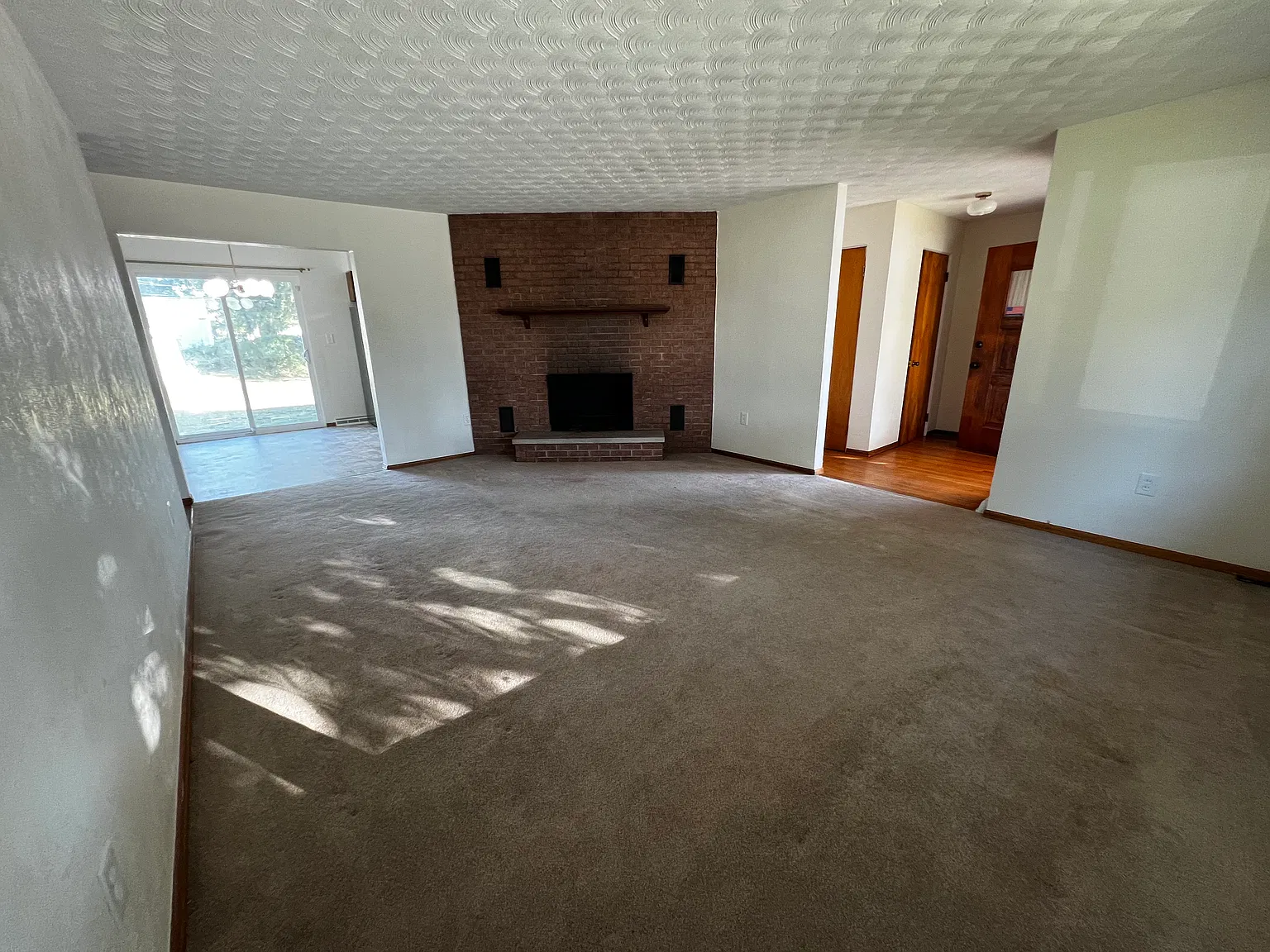 3 bed, 1.5 bath, 1312 sqft, $1,650 — Photo 4