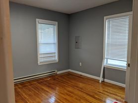126 Old Mill Rd, Shrewsbury, MA