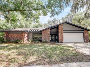 2102 Elmwood Ct, Plant City, FL 33563