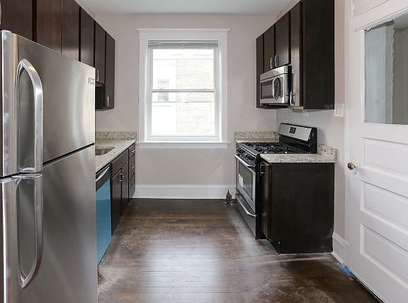 4th image of 1437 W Carmen Ave #S3
