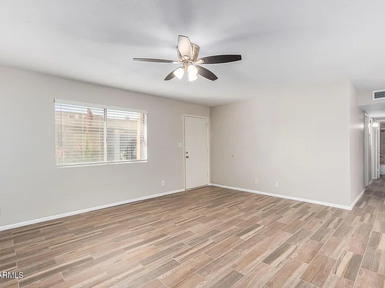 2612 E Lemon St — Photo 3