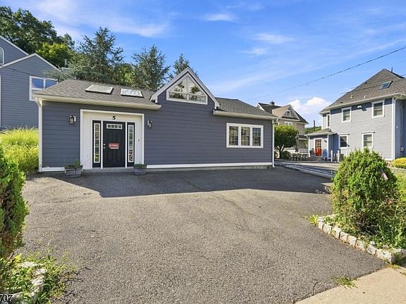 2nd image of 5 Budd St
