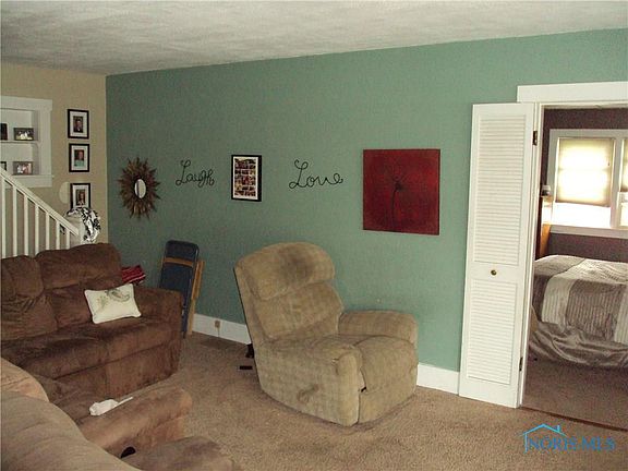 4th image of 109 Snyder St
