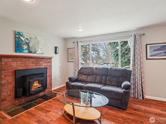 4th image of 803 94th Avenue SE