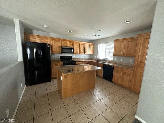 3rd image of 8937 Sally Rose Ave