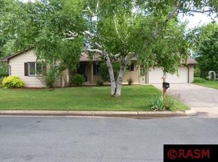 102 Eastwood Dr, Mankato, MN 56001