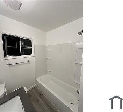4th image of 4122 Santa Rosalia Dr APT D