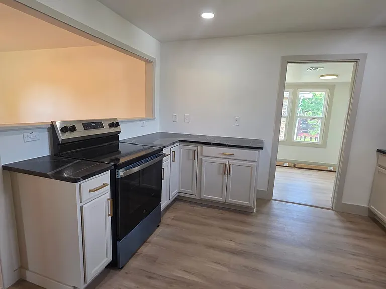 815 N Wilson Ave — Photo 9