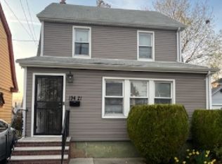 19421 111th Ave, Saint Albans, NY 11412