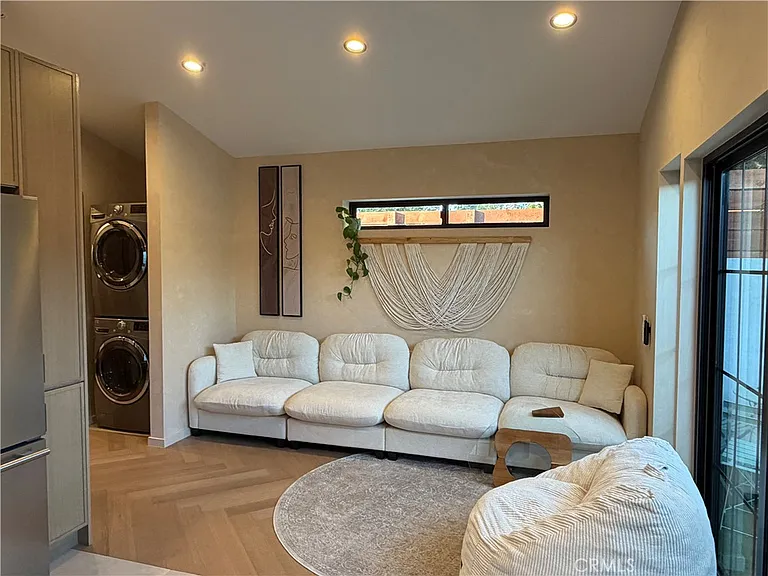6632 Fulton Ave — Photo 4