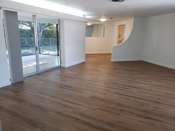 4th image of 135 Suntan Ave