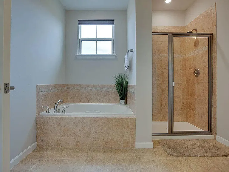 8033 Brookpark Ave — Photo 16