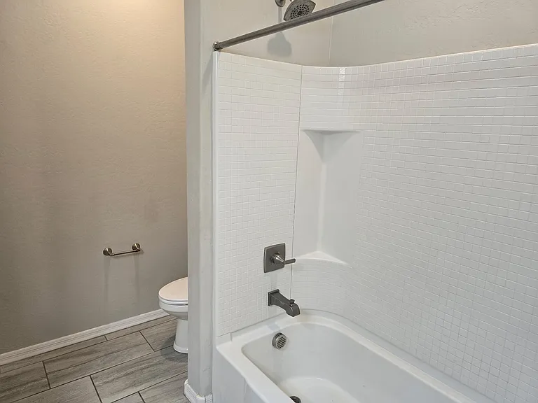 4343 W Kirkland Ave — Photo 1