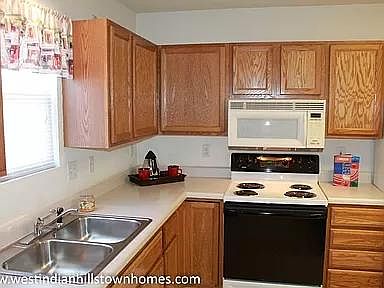 2nd image of 7425 SW 23rd Ct #7425