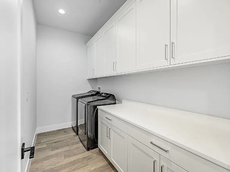 111 Watson Dr — Photo 31