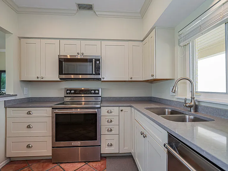 5060 Harmony Cir #304 — Photo 6