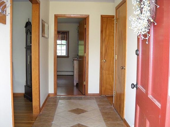 3rd image of 205 Lee Dr