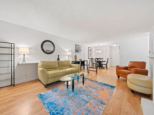 95 Fountain Ln APT 3, Weymouth, MA 02190