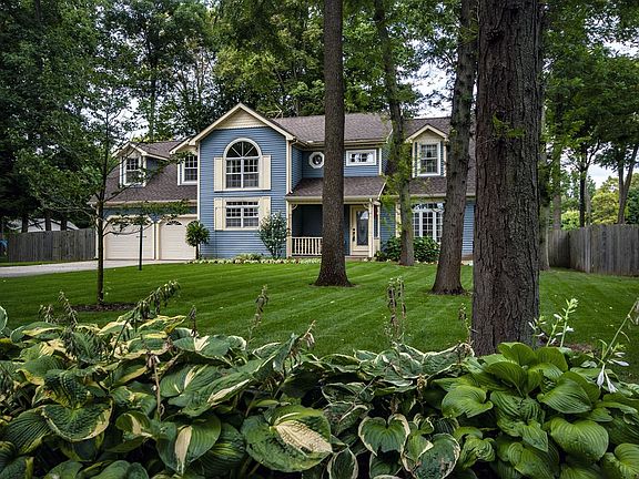 2nd image of 23187 Pembrook Ln