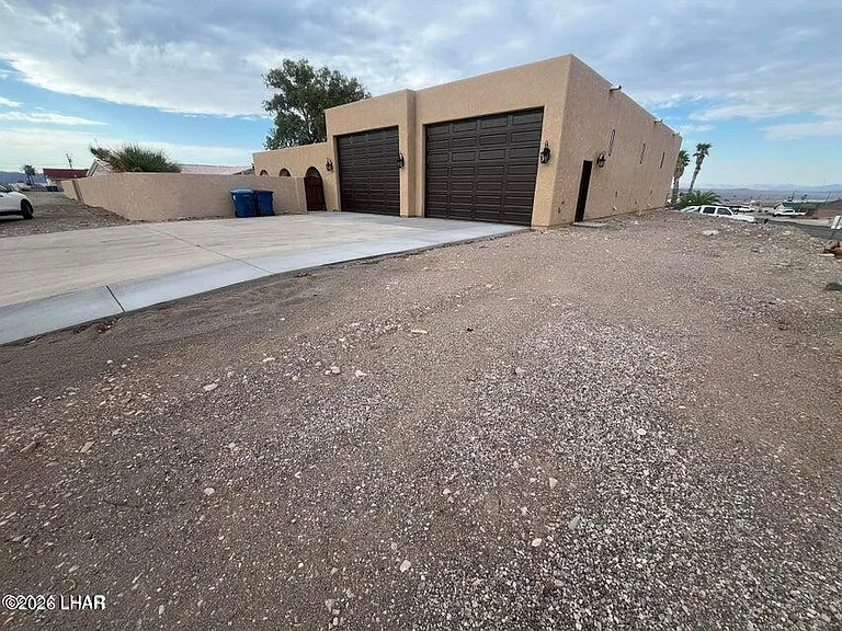911 Scout Dr — Photo 1