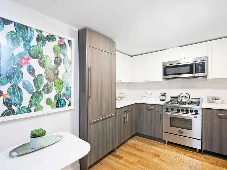 387 Bleecker St #2B — Photo 7