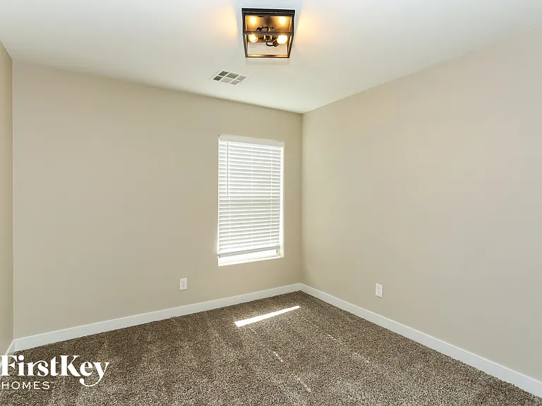 3336 Palatine Hills Ave — Photo 10