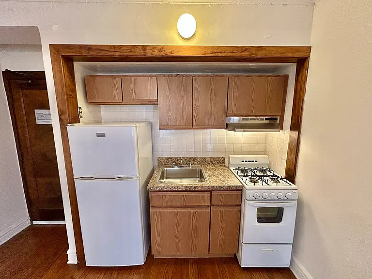 2256 N. Cleveland — Photo 17