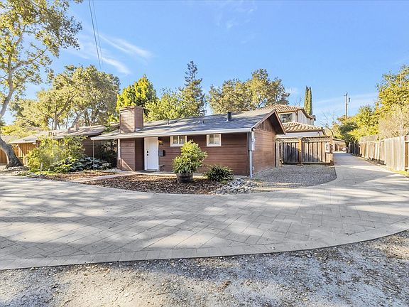 2nd image of 828 Boyce Ave