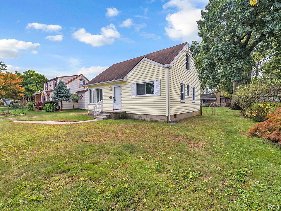 32239 Chester St, photo 30